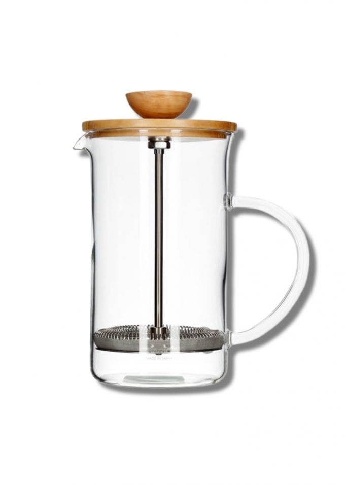 Hario Tea Press 4 cups - Olive WoodTradičný FrenchPress vyrobený z vysoko kvalitného skla zdobený povrchovou úpravou z olivového dreva. Umožňuje vám rýchlo a ľahko pripraviť váš obľúbený čaj alebo kávu. Vďaka olivovému drevu pôsobí sofistikovane a elegantne.